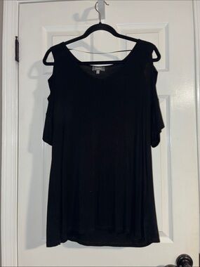 Neiman Marcus Black Cold-Shoulder Short Sleeve Top